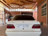 Mercedes E 240-9