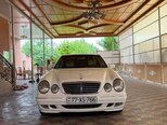 Mercedes E 240-1