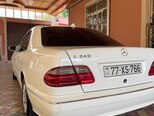 Mercedes E 240-12