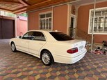Mercedes E 240-13