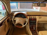 Mercedes E 240-16
