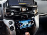Toyota Land Cruiser-8