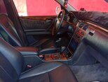 Mercedes E 240-17