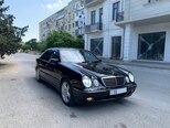 Mercedes E 240-1