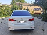 Hyundai Accent-2