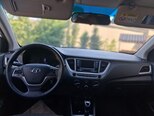 Hyundai Accent-11