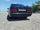 Mercedes E 220-3