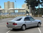 Mercedes E 240-5