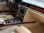 Volkswagen Phaeton-13