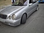 Mercedes E 240-4