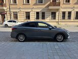 Hyundai Accent-3