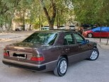 Mercedes 220 E-9