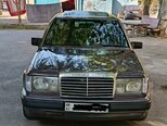 Mercedes 220 E-12