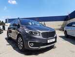 Kia Carnival-1