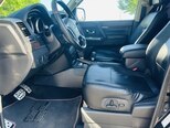 Mitsubishi Pajero-13