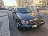 Mercedes E 200-1