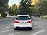 Audi Q7-13