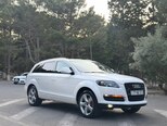 Audi Q7-4
