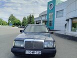 Mercedes 230 E-1