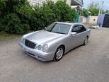 Mercedes E 220-2
