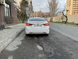 Hyundai Elantra-9