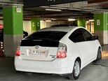 Toyota Prius-8
