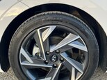 Hyundai Elantra-12