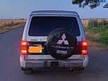 Mitsubishi Pajero-4