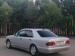 Mercedes E 280-9