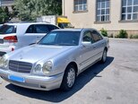 Mercedes E 220-3