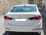 Hyundai Elantra-9