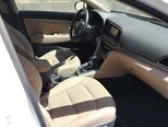 Hyundai Elantra-12