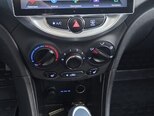 Hyundai Accent-12