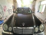 Mercedes E 240-1