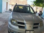 Mitsubishi Outlander-1