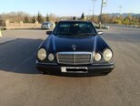 Mercedes E 220-1