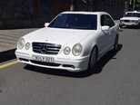 Mercedes E 320-1