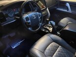 Toyota Land Cruiser-8