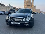 Mercedes E 220-1