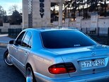 Mercedes E 280-4