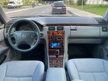 Mercedes E 270-8