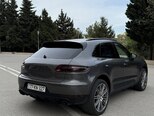 Porsche Macan S-5