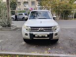 Mitsubishi Pajero-1