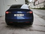 Tesla Model Y-5