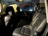Toyota Land Cruiser-7