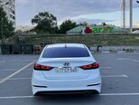 Hyundai Elantra-8