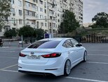 Hyundai Elantra-7