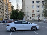 Hyundai Elantra-10