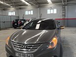 Hyundai Sonata-12