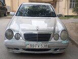 Mercedes E 220-1